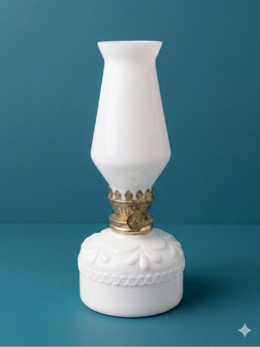 🩷 Vintage White Milkglass Oil Lamp with White Glass Shade, Mini 7”h - Picture 4 of 7